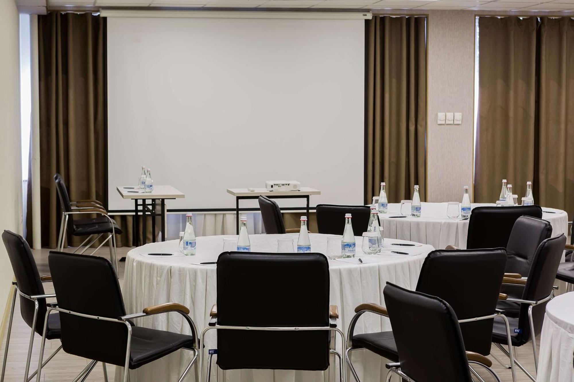 Panarams Tashkent Hotel, A Member Of Radisson Individuals Экстерьер фото