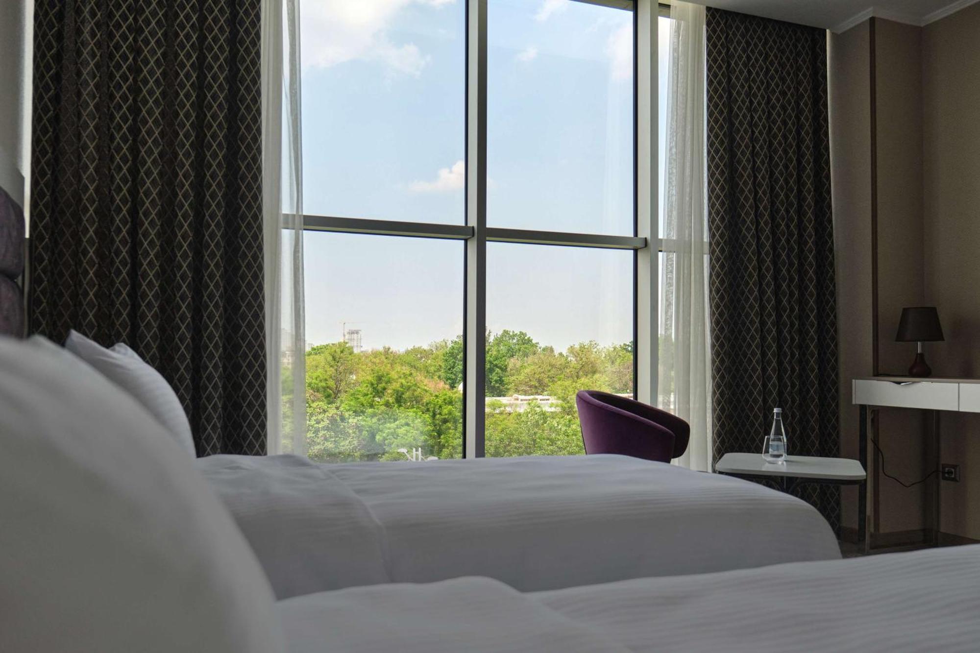Panarams Tashkent Hotel, A Member Of Radisson Individuals Экстерьер фото